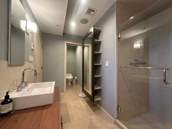 Building Photo - 90 N Washington St