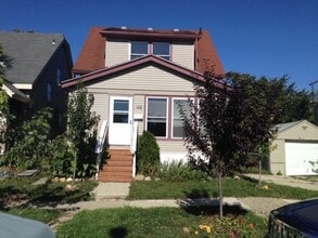 Building Photo - 145 E Bennett St