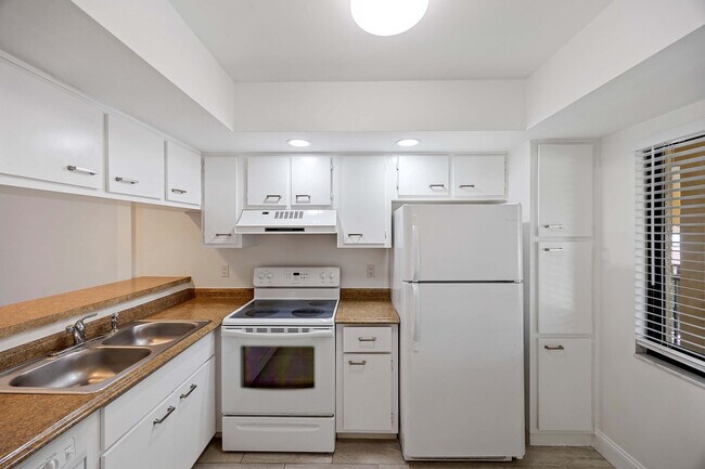 Building Photo - 9871 Citadel Ln