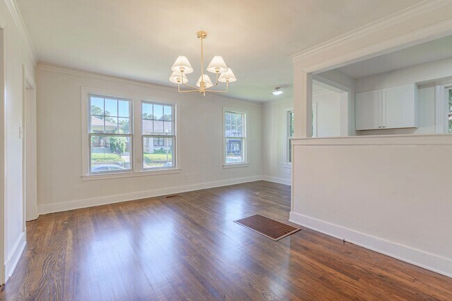 Building Photo - Updated home blends historic charm with mo...