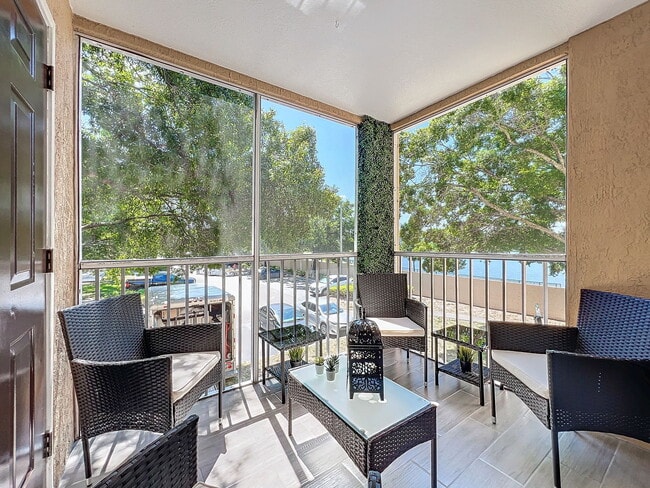 Building Photo - Seurat Street, Orlando, FL 32819 - 4 BR 2 BA condo