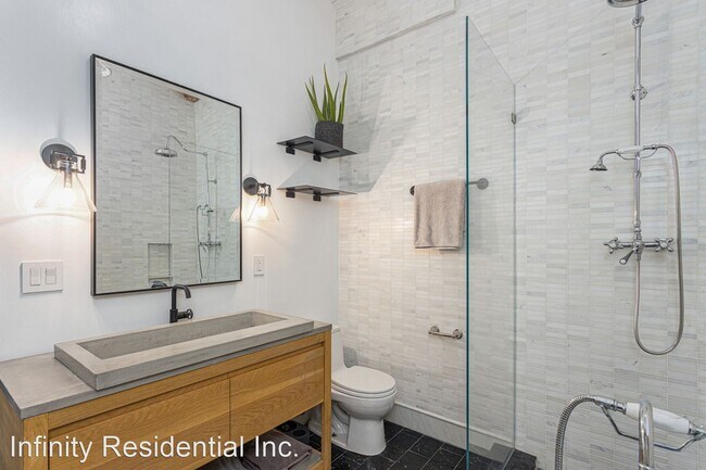 Building Photo - 2 br, 1 bath House - 135 N C Street