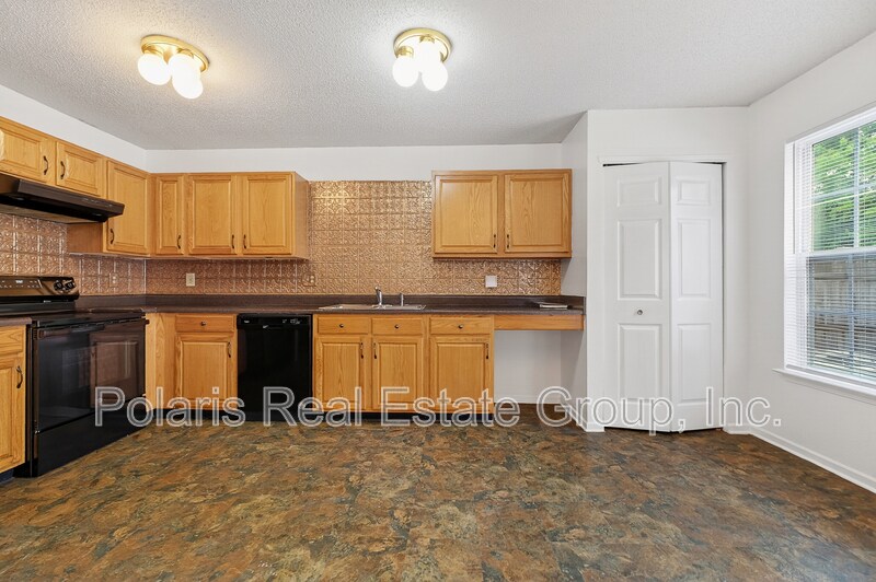 Building Photo - 2009 Dutch Elm Dr
