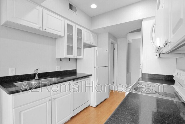 Building Photo - 3633 N 3rd Ave