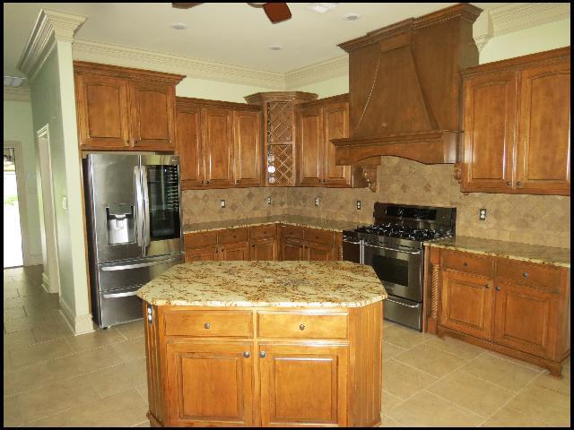 Building Photo - 21 Commentry Dr