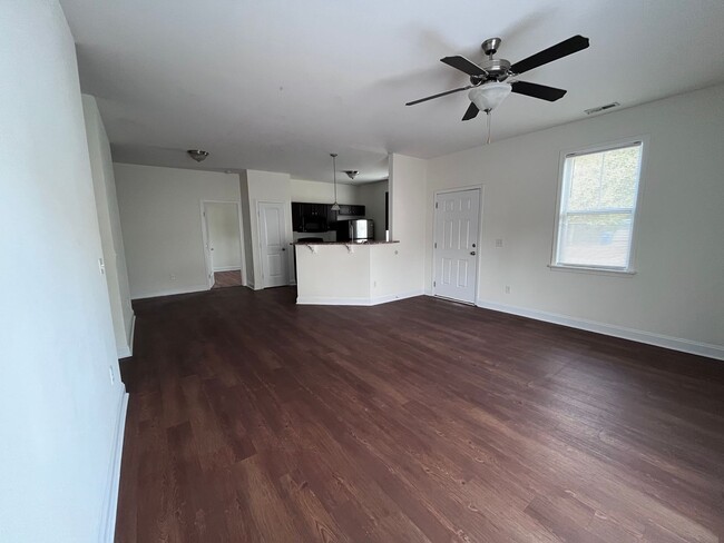 Building Photo - Maple Avenue near UNCW - 4 BED | 4 BATH Home!