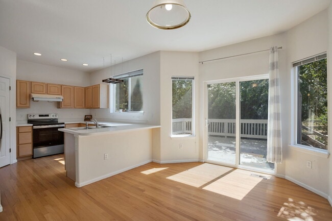Building Photo - 13647 Plaster Cir