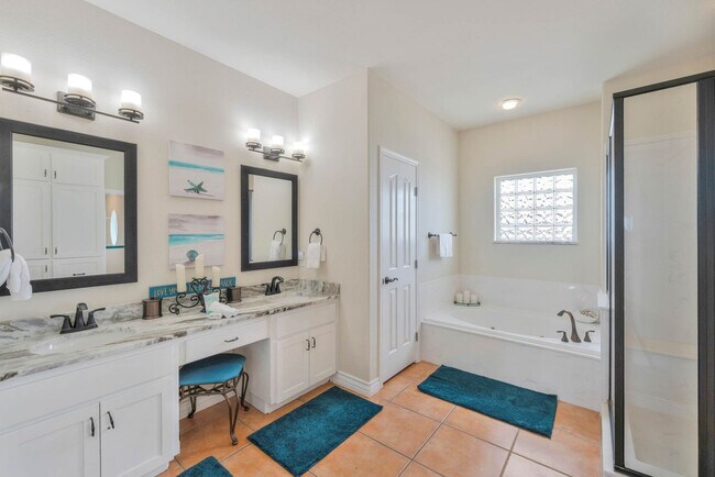 Building Photo - 660 Kara Dr