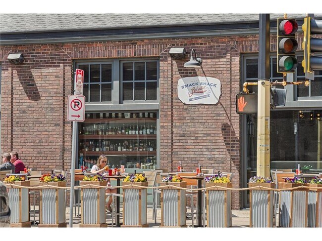 Building Photo - 720 N 4th St