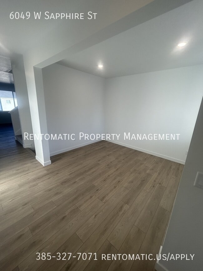 Building Photo - 6049 W Sapphire St