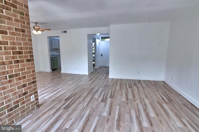 Building Photo - 1580 Moorings Dr