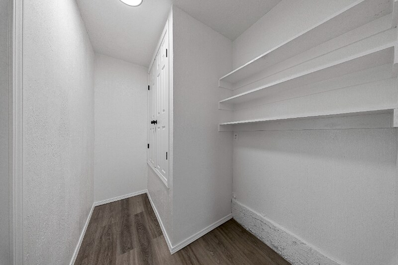 Building Photo - 3232 Parker Dr