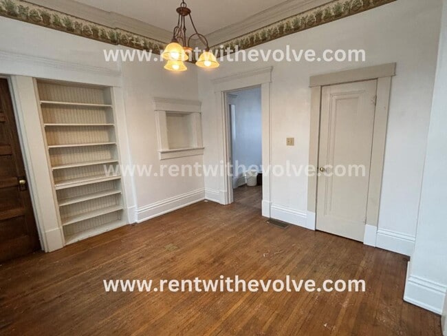 Building Photo - 120 E Franklin St