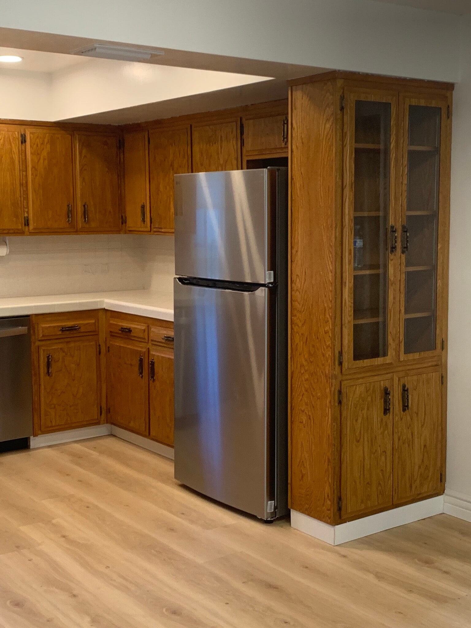 NEW REFERIGATOR/FREEZER - 8322 Mango Ave