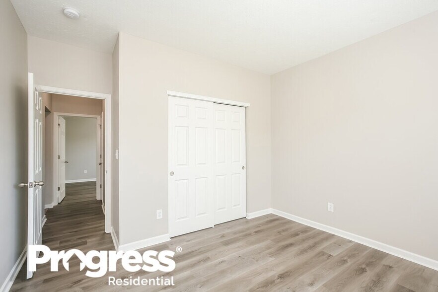 Building Photo - 8267 Templederry Dr