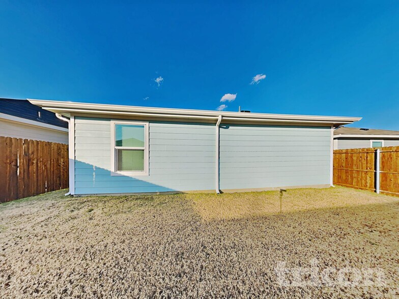 Building Photo - 617 Dashwood Dr