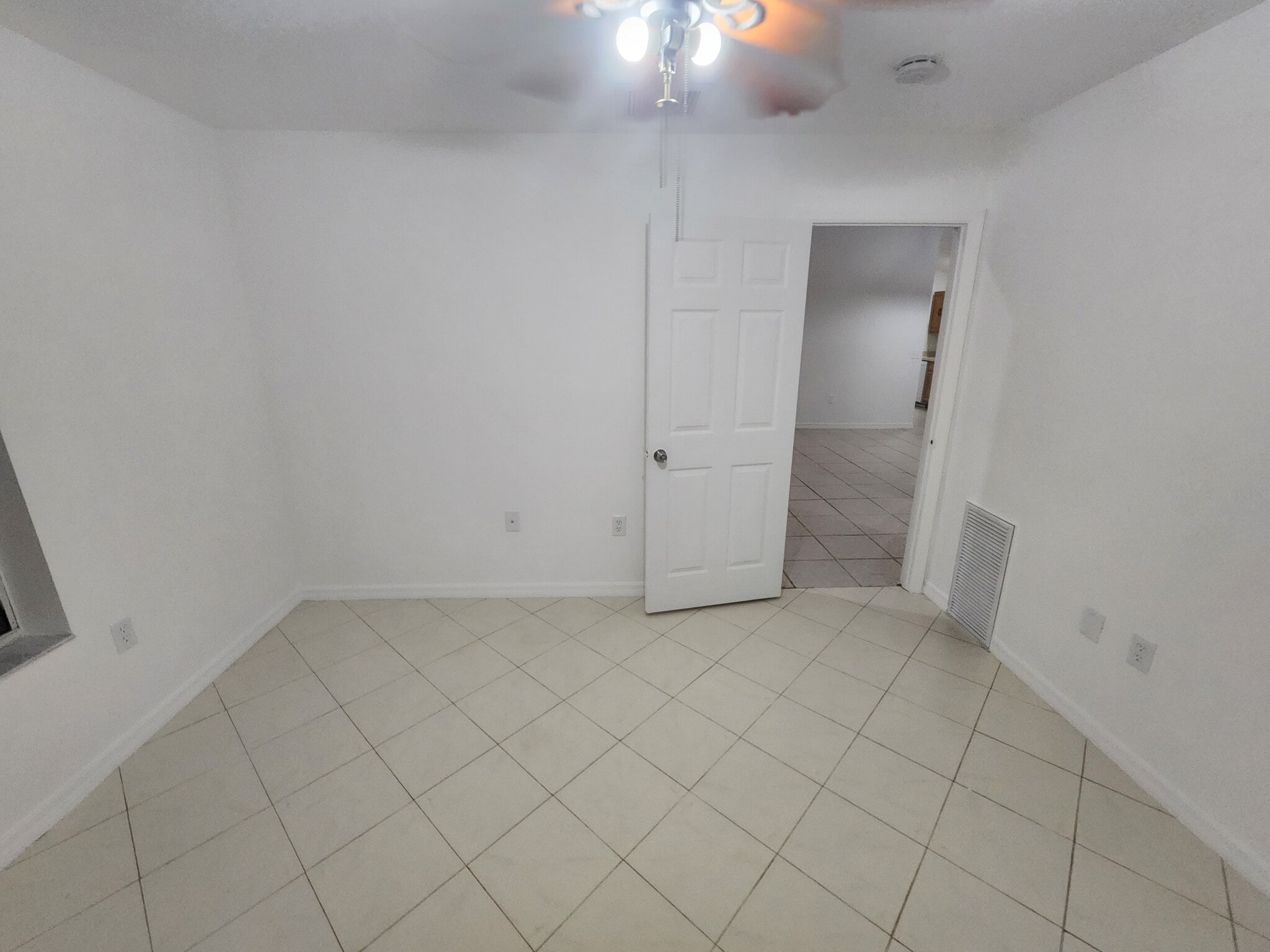 Building Photo - 7273 NW 80th Ct