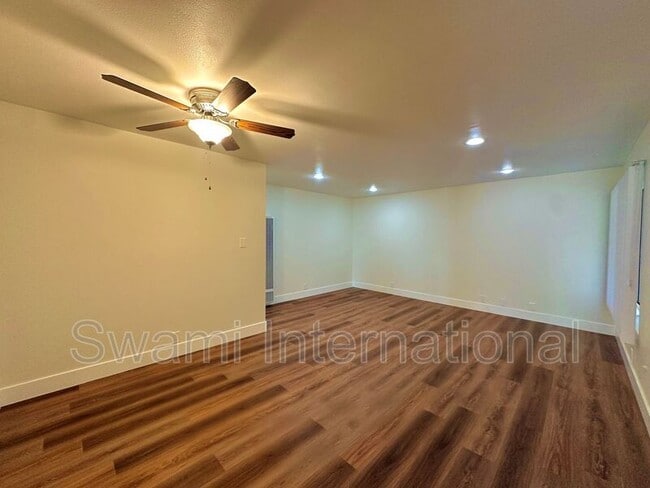 Building Photo - 1530 260th St