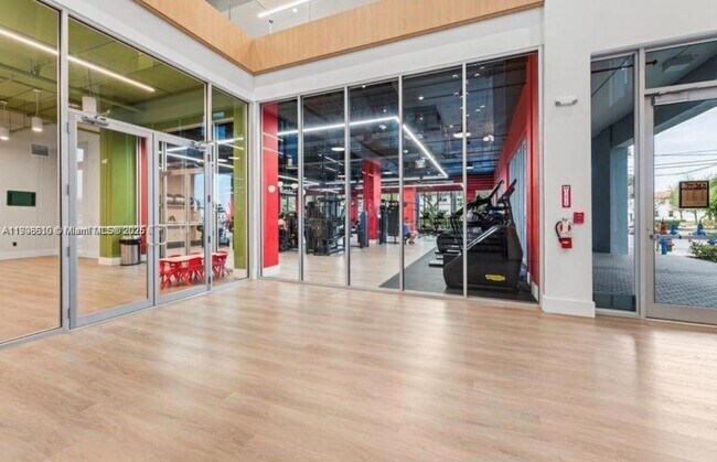 Building Photo - 7875 NW 107th Ave