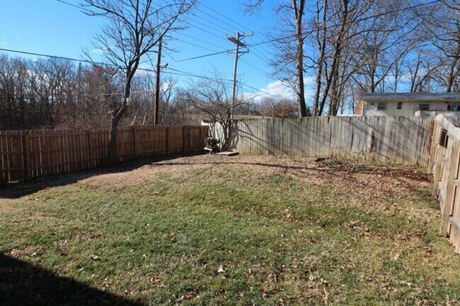 Building Photo - 1301 Robert Ray Dr