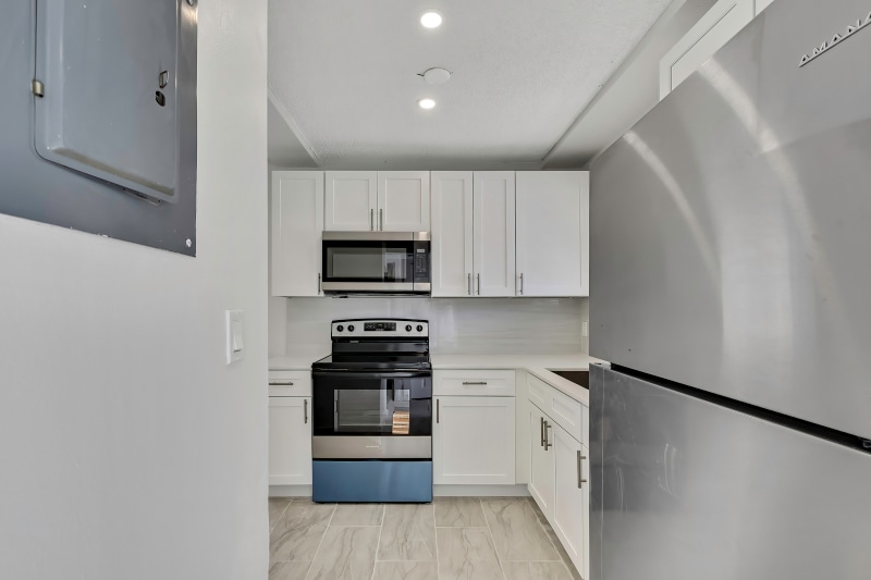 Building Photo - 10931 W Tidewater Cir