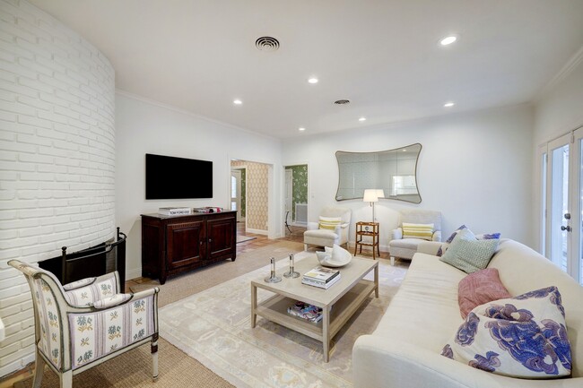 Building Photo - 6159 Doliver Dr