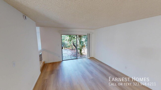 Building Photo - 10464 Larwin Ave