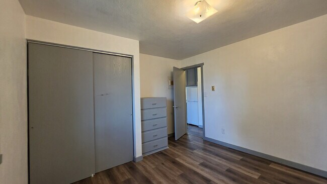 Building Photo - Cozy 1 bedroom upper in Appleton