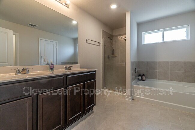 Building Photo - 6819 Whisper Grv