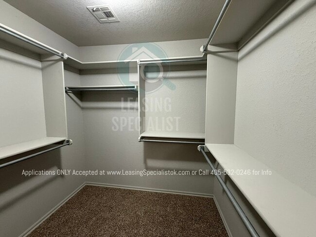 Building Photo - West Norman 3 Bed 2 Bath Garden home!