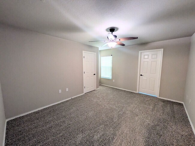 Building Photo - 5826 Grandwood Dr