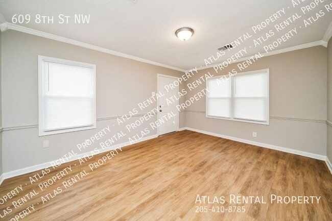 Building Photo - 609 8th St NW