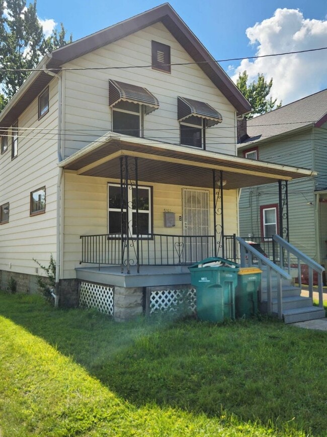 Building Photo - Charming 3-Bedroom Property $1400/month + ...