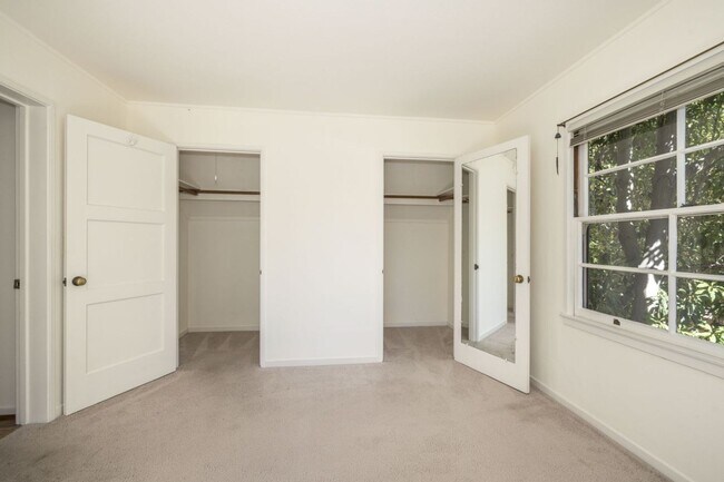 Building Photo - 1 Bed, 1 Bath Standalone ADU w/ Laundry & ...