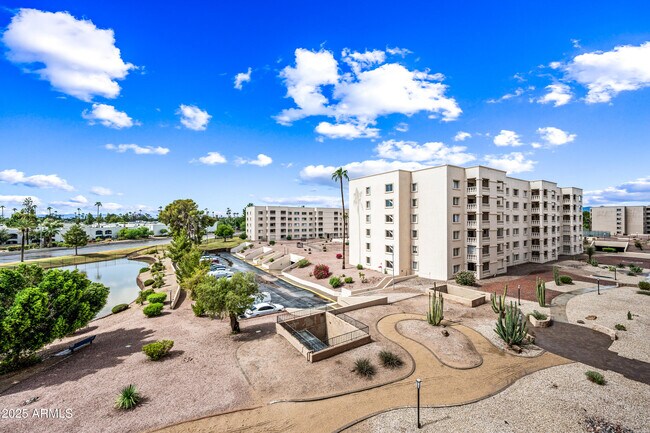 Building Photo - 7940 E Camelback Rd