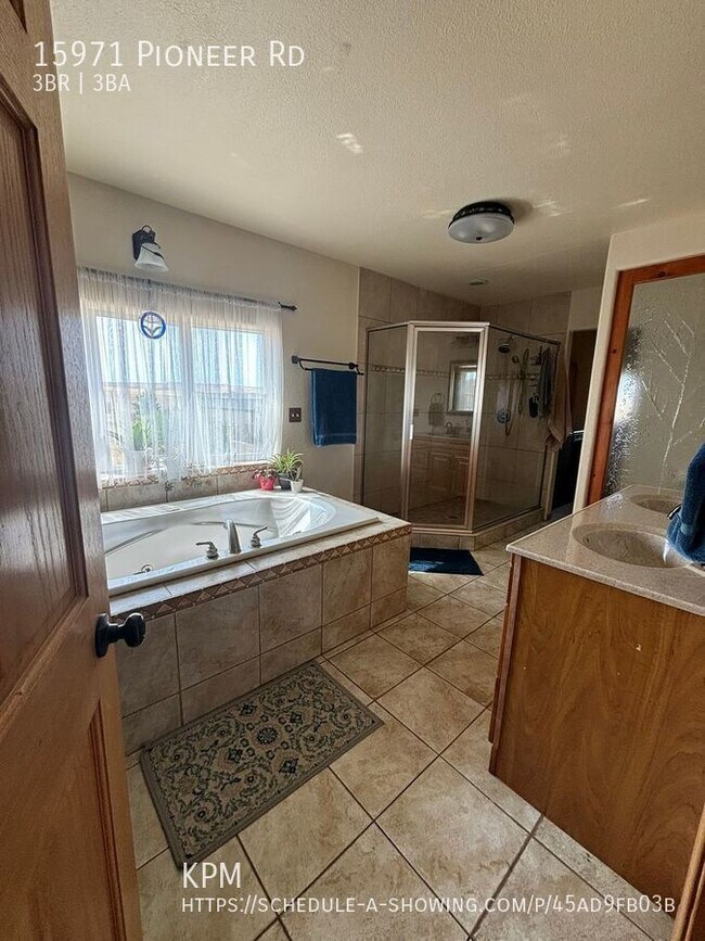 Building Photo - 15971 Pioneer Rd