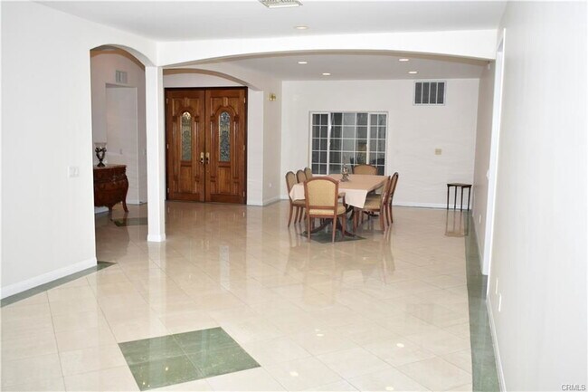 Building Photo - 4751 Haskell Ave