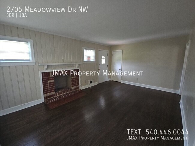 Building Photo - 2705 Meadowview Dr NW
