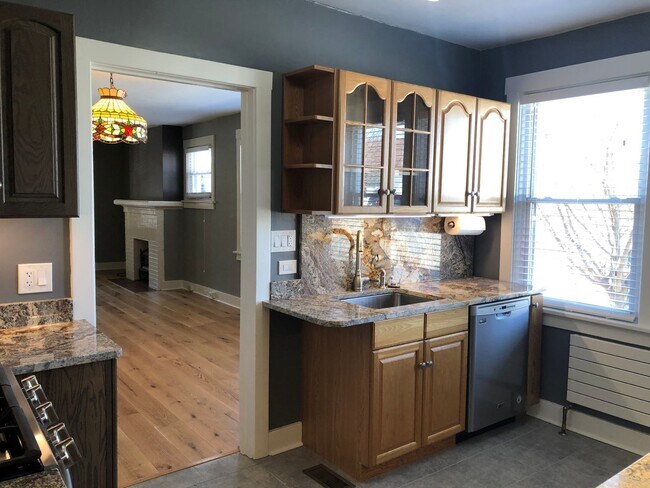 Building Photo - Beautifully Rehabbed Central Oakmont apart...