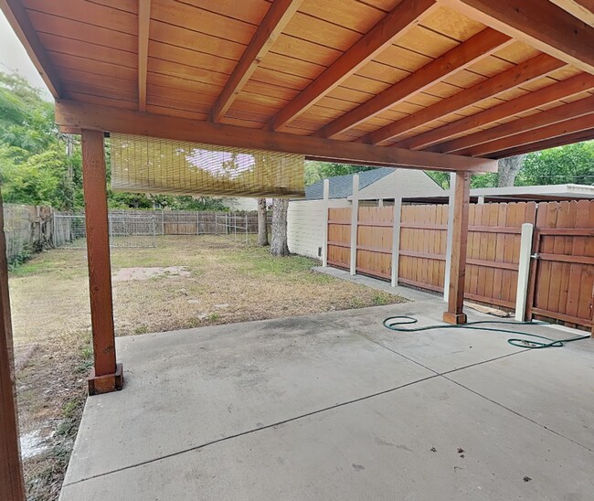 Building Photo - Completely Remodeled Charm with a Huge Backyard & Bonus Room!