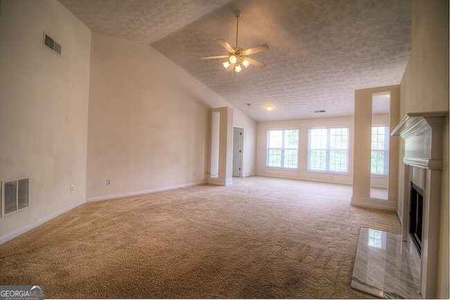 Building Photo - 3230 Kylay Ct NE