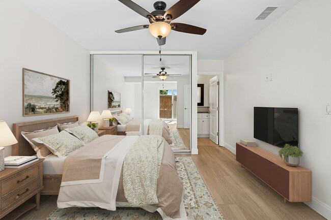 Building Photo - Private Guest House in Eastside Costa Mesa