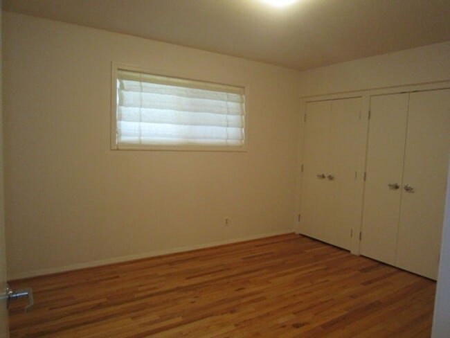 Building Photo - 2 Bed 1 Bath Home in Cedar Hills Neighborh...