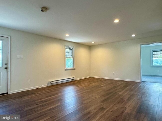 Building Photo - 1355 Gravel Pike