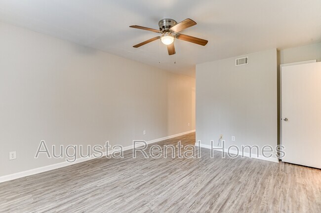 Building Photo - 157 Chalet North CT