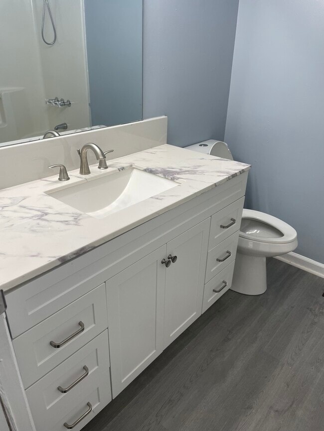 Building Photo - Freshly painted 2-bedroom, 2.5-bath townhome!!