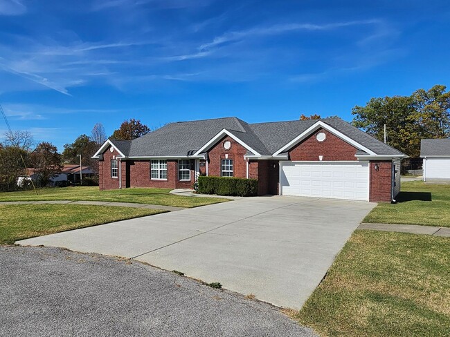 Building Photo - 110 Naples Ct