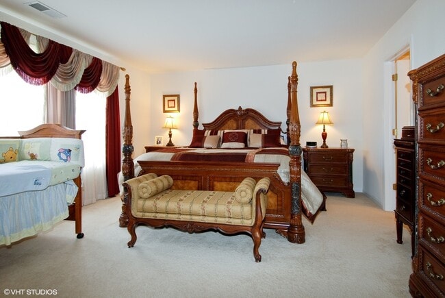 Building Photo - 1414 Westhampton Dr
