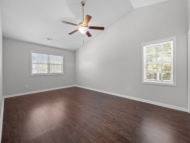 Building Photo - Welcome to Clymer Court!