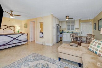 Building Photo - Charming Studio Condo in Bonita Springs